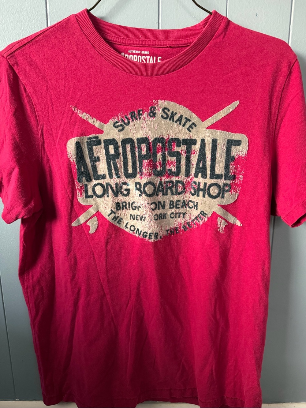 Aeropostale Men's Pink Graphic Crewneck Tee